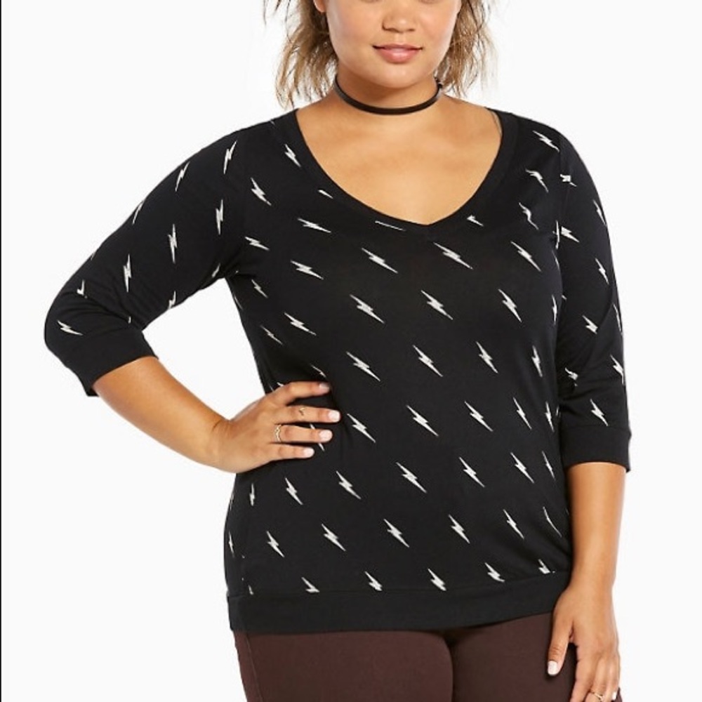 Torrid 3/4 sleeve lightning bolt top